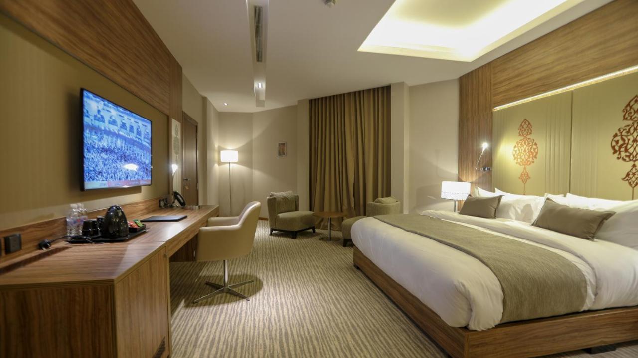 V Boutique Hotel Джеда Екстериор снимка